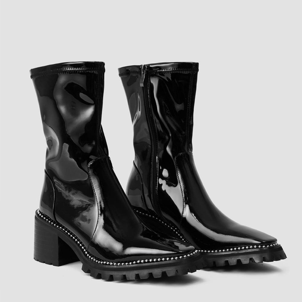 Lattelier Silver Rhinestone Boots size 7- black- Brand New!